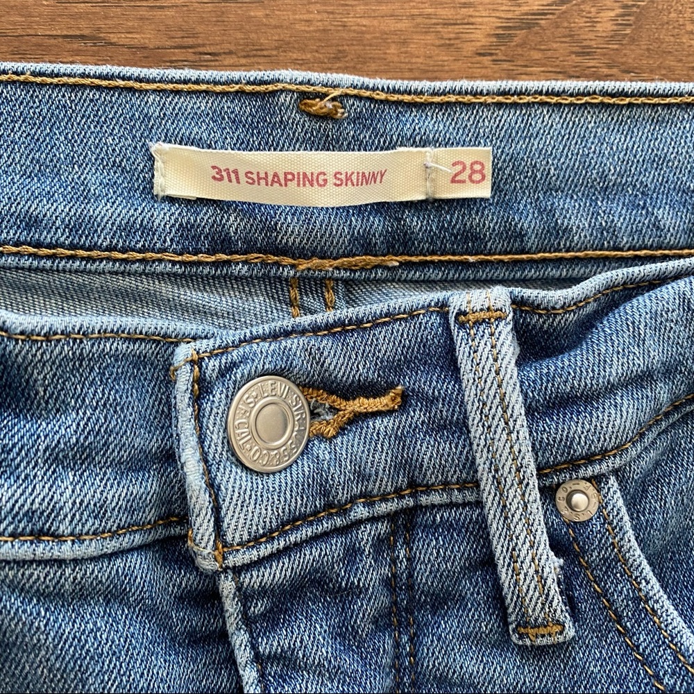 Levi 311 shaping skinny jeans